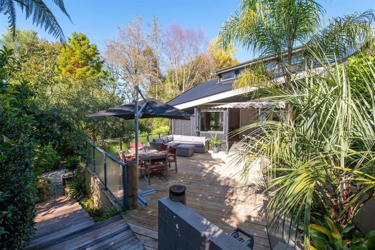 Photo of property in 70b Grand Vue Road, Kawaha Point, Rotorua, 3010