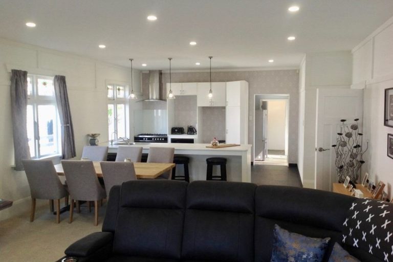 Photo of property in 10 Kitchener Terrace, Moturoa, New Plymouth, 4310