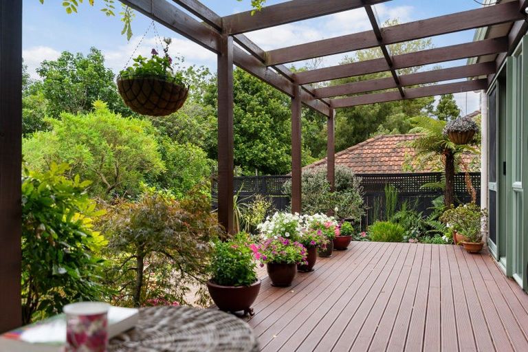 Photo of property in 2/52 Uxbridge Road, Mellons Bay, Auckland, 2014