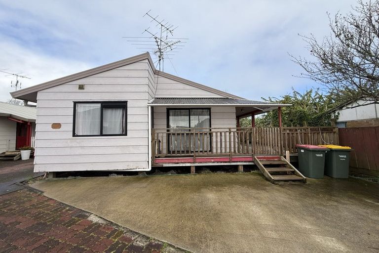 Photo of property in 1/20 Ocean View Road, Northcote, Auckland, 0627