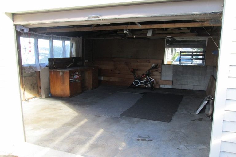 Photo of property in 77 Park Road, Belmont, Lower Hutt, 5010