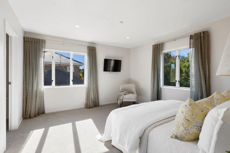 Photo of property in 165 Blighs Road, Strowan, Christchurch, 8052