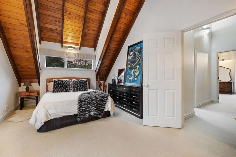 Photo of property in 4 Kitewaho Road, Swanson, Auckland, 0816