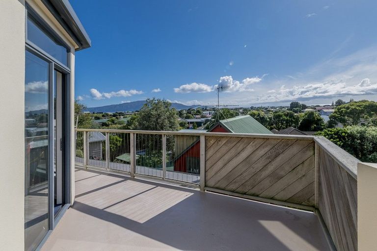 Photo of property in 7 Sunset Terrace, Waikanae Beach, Waikanae, 5036