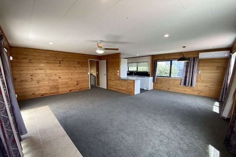 Photo of property in 27a Holiday Road, Stanmore Bay, Whangaparaoa, 0932
