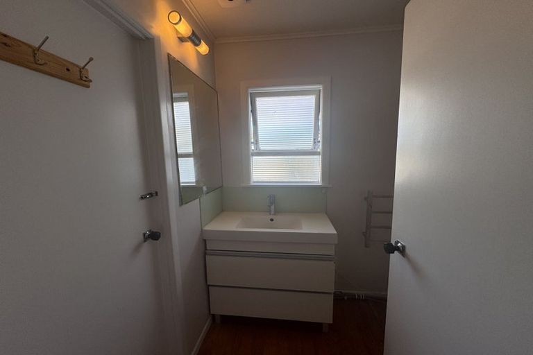 Photo of property in 26 Lyford Crescent, Sunnynook, Auckland, 0620