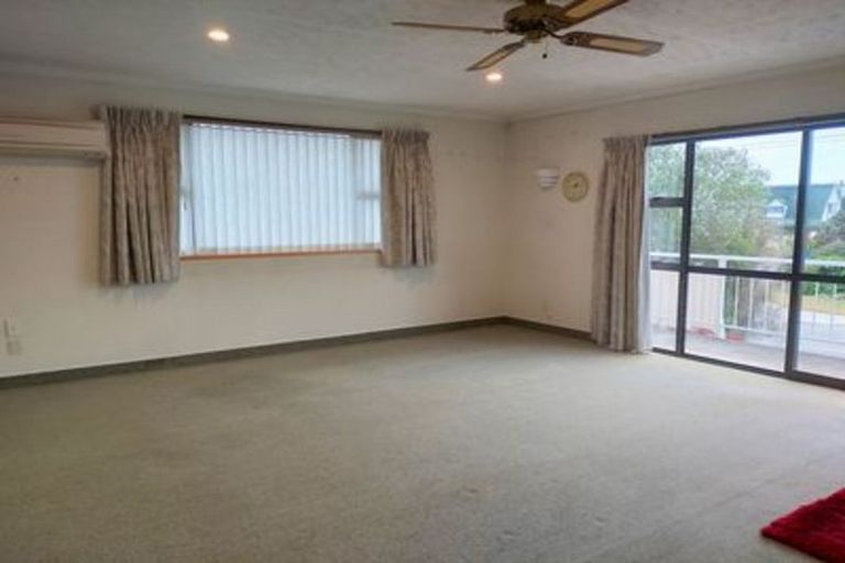 Photo of property in 2 Athenry Road, Bridge Hill, Alexandra, 9320