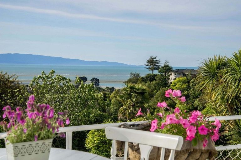 Photo of property in 66 Tosswill Road, Tahunanui, Nelson, 7011