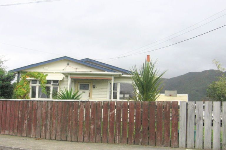 Photo of property in 84 Randwick Road, Moera, Lower Hutt, 5010
