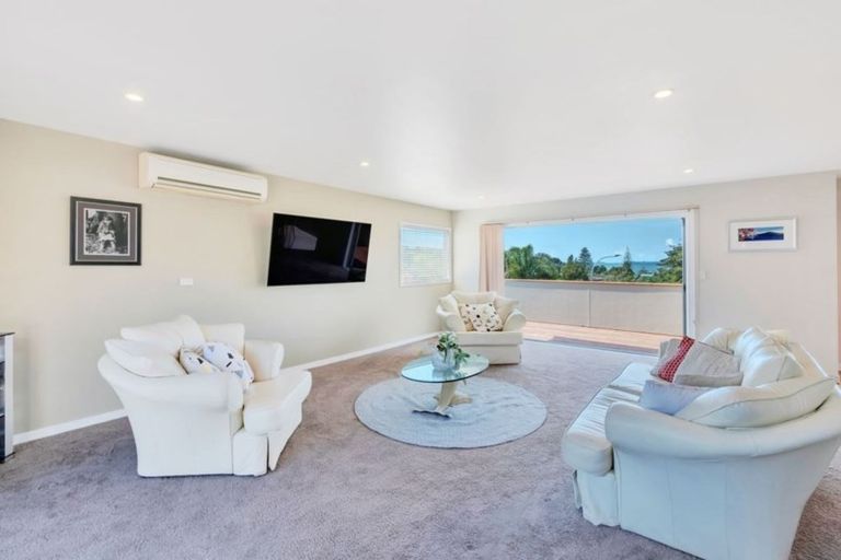 Photo of property in 7 Rossmore Terrace, Murrays Bay, Auckland, 0630