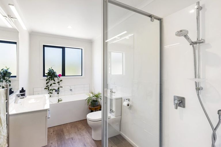 Photo of property in 3 Kaiwaru Place, Waikanae, 5036