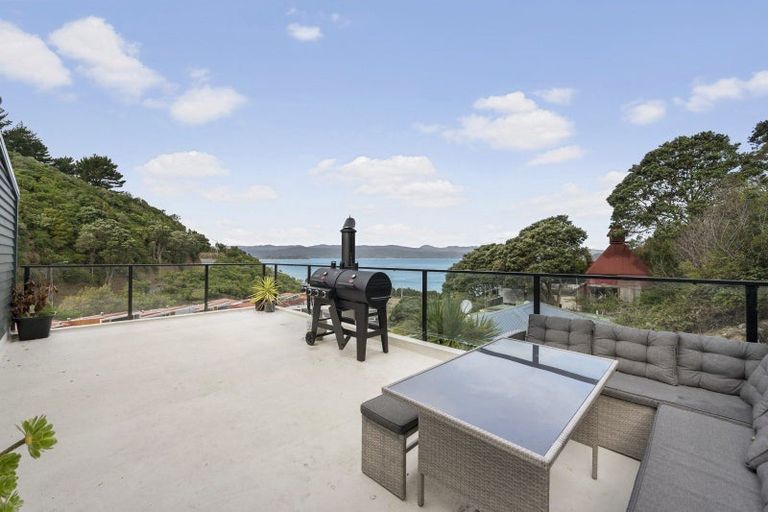 Photo of property in 9b Onslow Road, Khandallah, Wellington, 6035