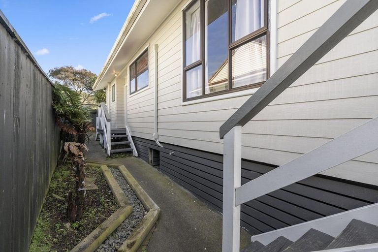 Photo of property in 2/79 Molesworth Street, Taita, Lower Hutt, 5011