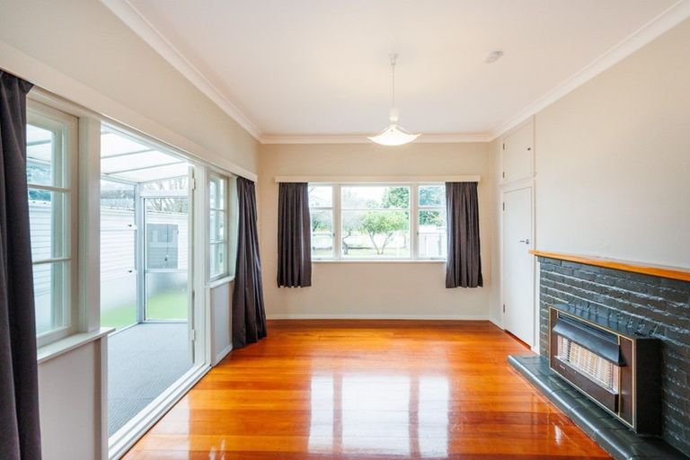 Photo of property in 17 Webb Street, Terrace End, Palmerston North, 4410
