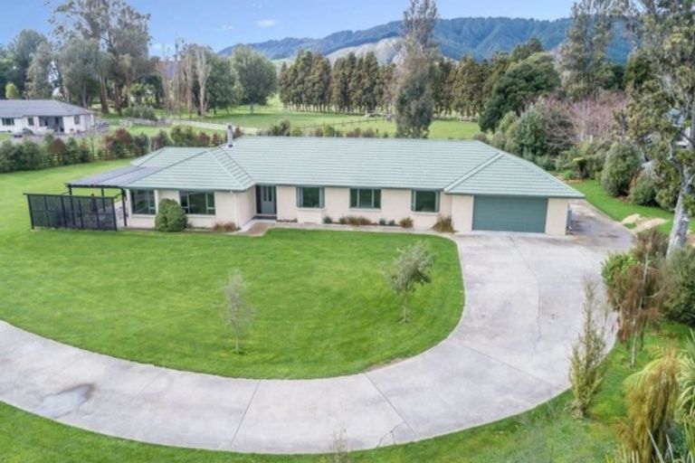 Photo of property in 20 Wakefield Road, Levin, 5571