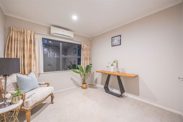 Photo of property in 6 Fairhill Place, Flat Bush, Auckland, 2016