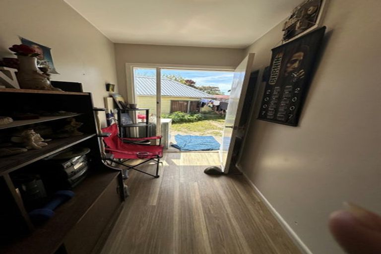 Photo of property in 17a Leonie Place, Aranui, Christchurch, 8061