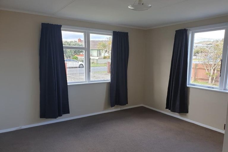 Photo of property in 11a Castor Crescent, Cannons Creek, Porirua, 5024