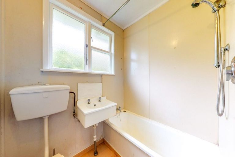 Photo of property in 62 Delaney Drive, Stokes Valley, Lower Hutt, 5019