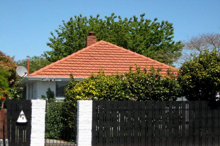 Photo of property in 64 Farquhars Road, Redwood, Christchurch, 8051