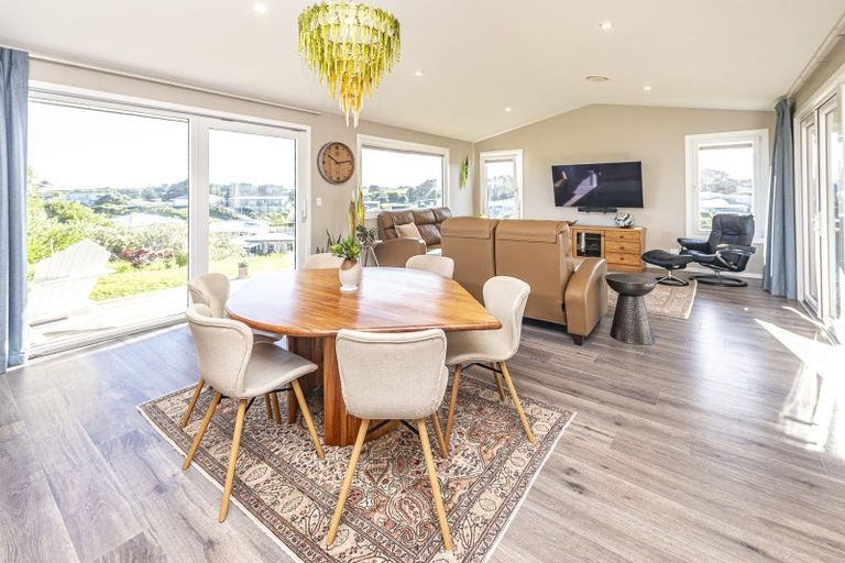 Photo of property in 12 Longbeach Drive, Castlecliff, Whanganui, 4501