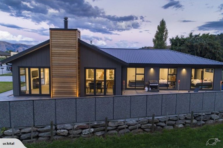 Photo of property in 10 Alice Burn Drive, Luggate, Cromwell, 9383