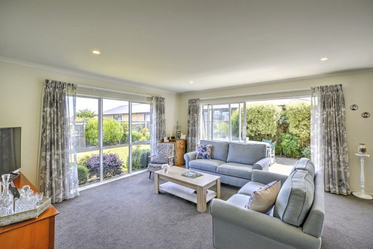 Photo of property in 62 Feist Street, Carterton, 5713