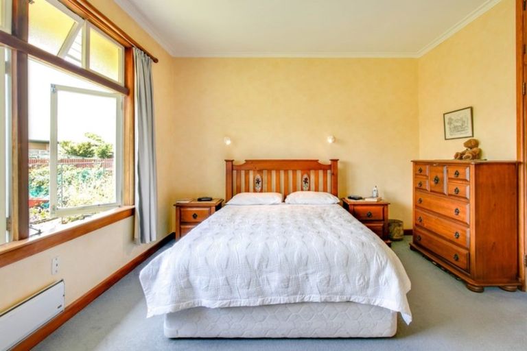 Photo of property in 7 Cambridge Terrace, Taradale, Napier, 4112