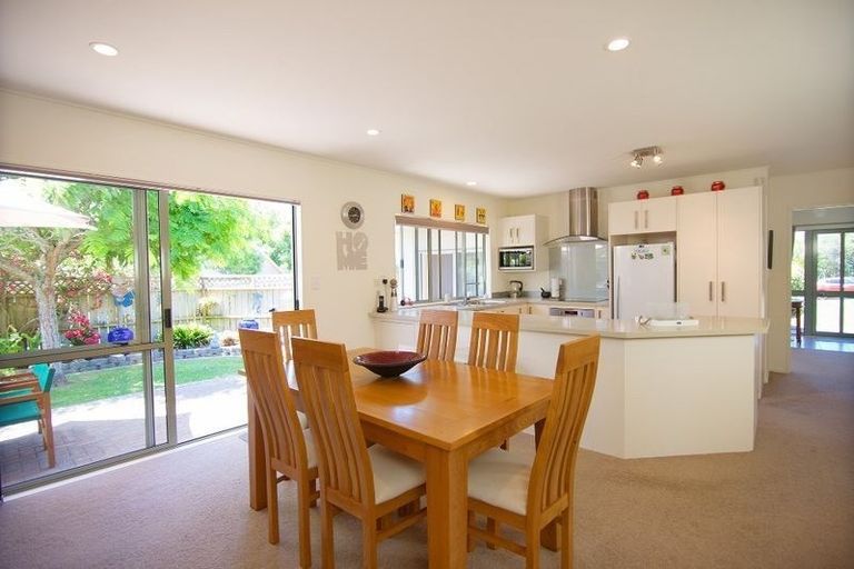 Photo of property in 15 Brookvale Park, Stanmore Bay, Whangaparaoa, 0932