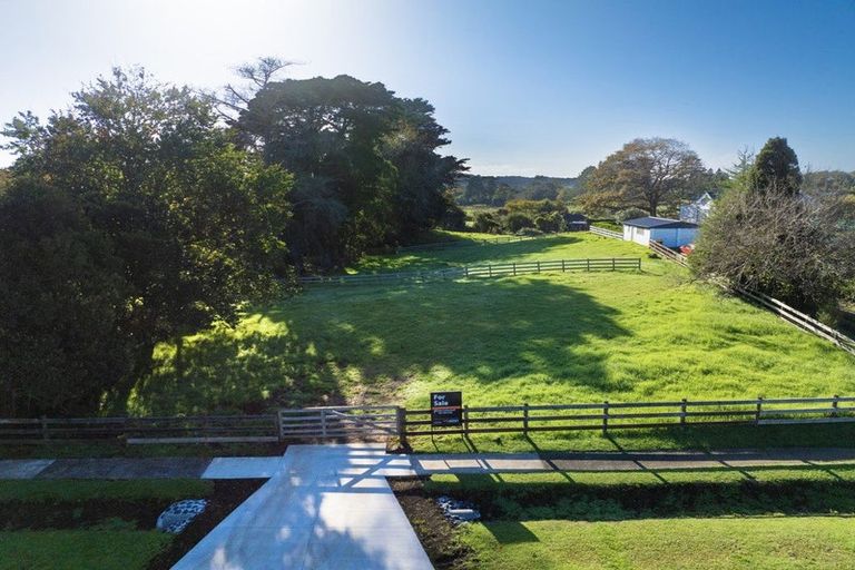Photo of property in 10 Hull Road, Waiuku, 2123