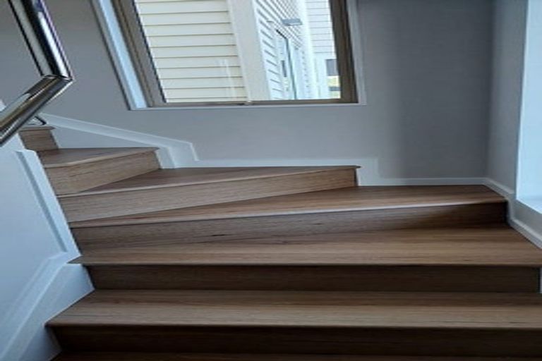 Photo of property in 1a Taupiko Place, Green Bay, Auckland, 0604