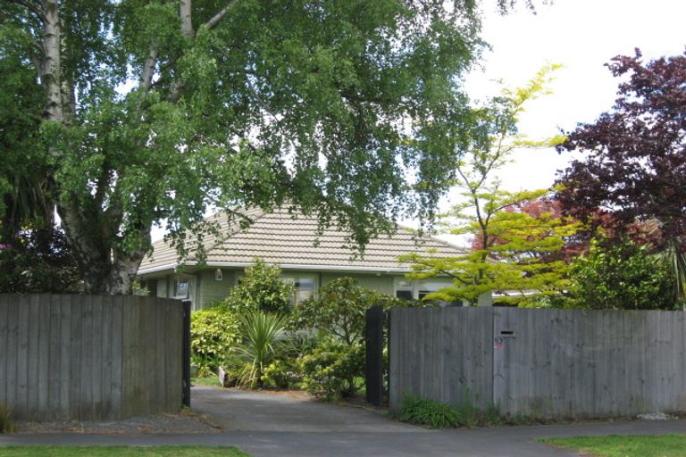Photo of property in 52 Cranbrook Avenue, Burnside, Christchurch, 8053