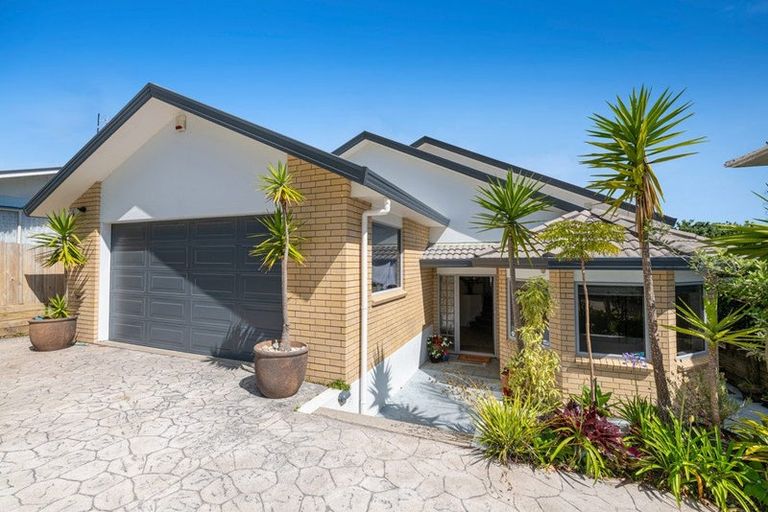 Photo of property in 1326 Whangaparaoa Road, Army Bay, Whangaparaoa, 0930