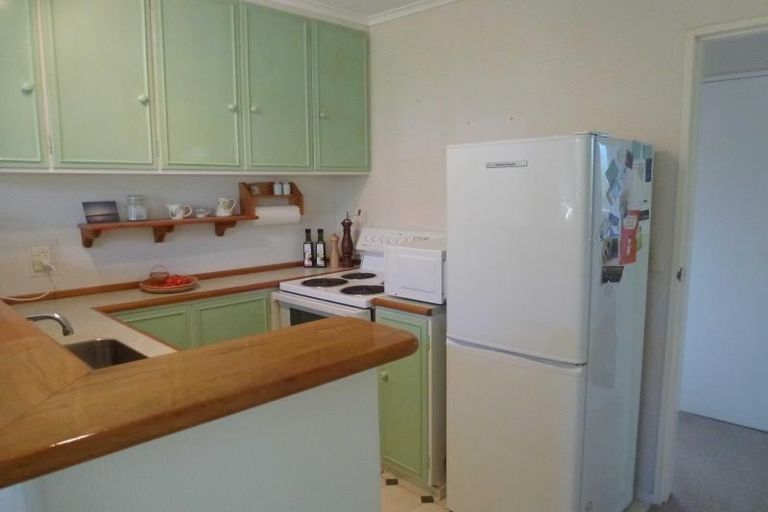 Photo of property in 25b Pehi Kupa Street, Waikanae, 5036