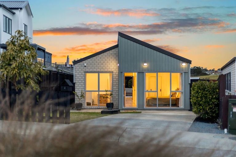 Photo of property in 4 Berba Lane, Westgate, Auckland, 0814