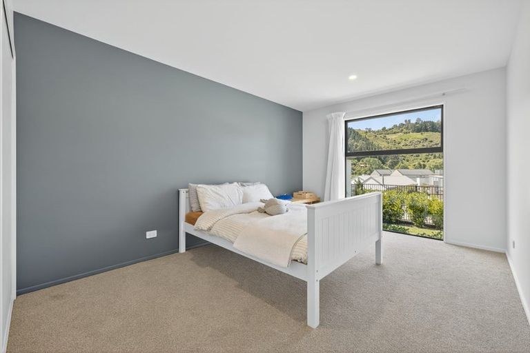 Photo of property in 6 Round Hill Rise, Cracroft, Christchurch, 8022