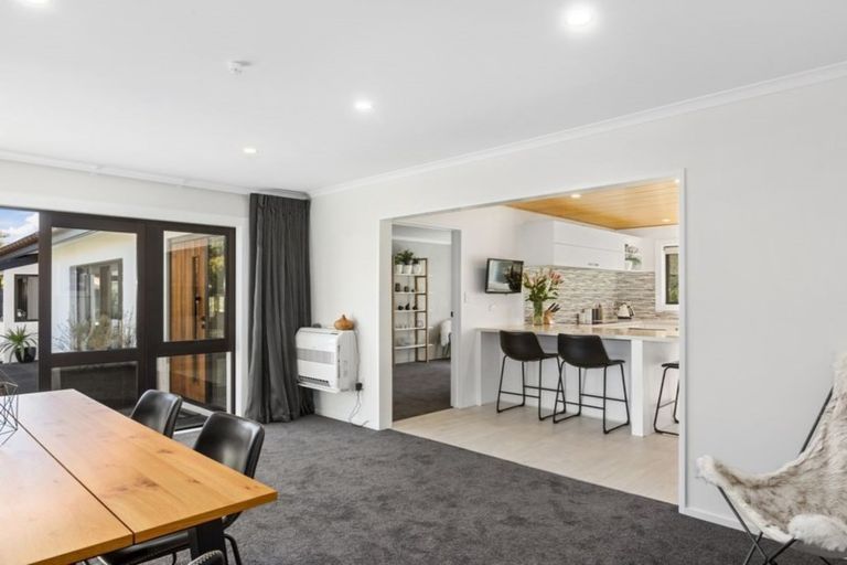 Photo of property in 215 Bay View Road, Saint Clair, Dunedin, 9012