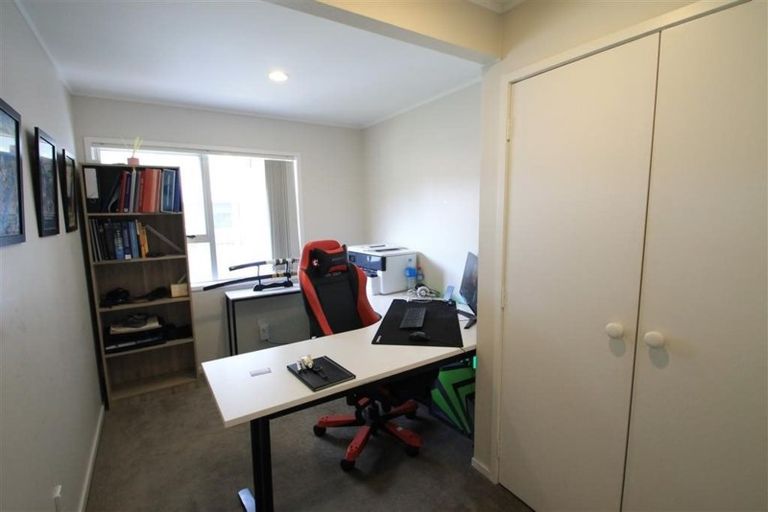 Photo of property in 4 Santiago Crescent, Unsworth Heights, Auckland, 0632