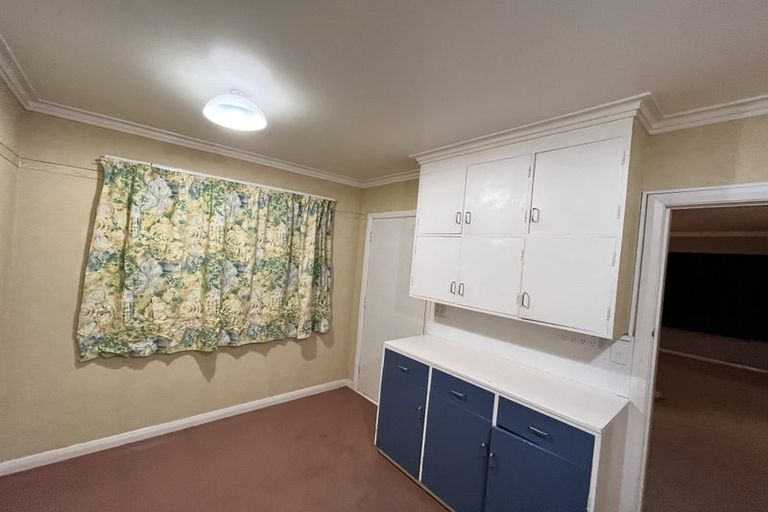 Photo of property in 27 Saint Albans Avenue, Hokowhitu, Palmerston North, 4410