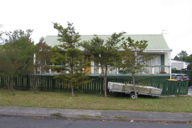 Photo of property in 14 St Margaret Place, West Harbour, Auckland, 0618