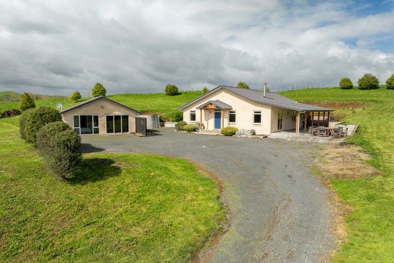 Photo of property in 28 Wrights Road, Raglan, 3295