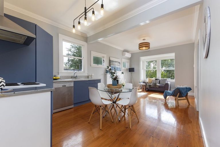 Photo of property in 140 Titirangi Road, New Lynn, Auckland, 0600