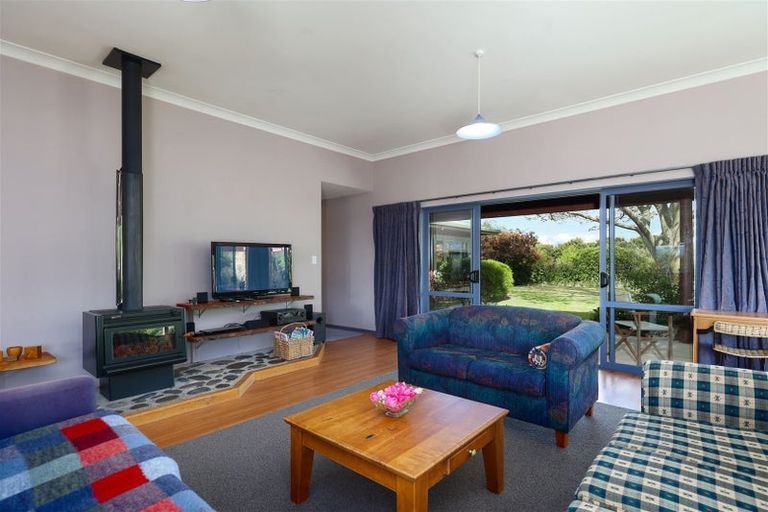 Photo of property in 335 Old Coach Road, Upper Moutere, 7173