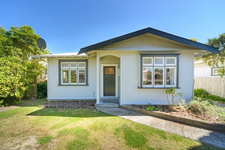 Photo of property in 35 Florence Avenue, Palmerston North, 4414