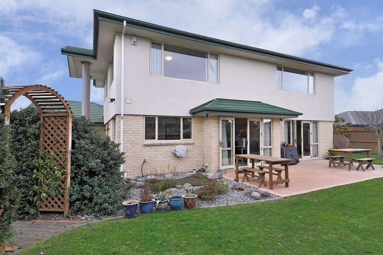 Photo of property in 17 Jasper Place, Northwood, Christchurch, 8051