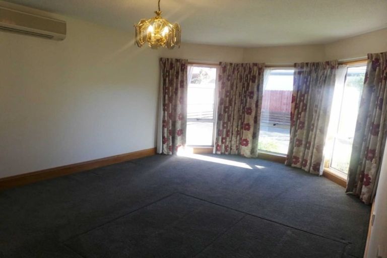 Photo of property in 7 Broadfell Avenue, Avonhead, Christchurch, 8042