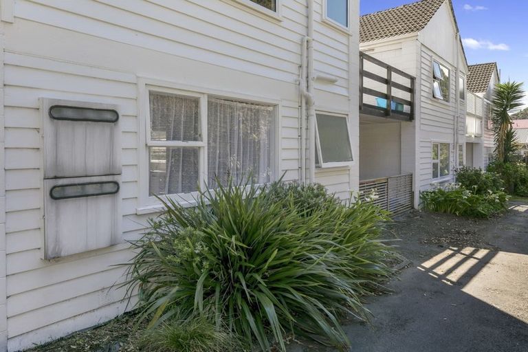 Photo of property in 6/3 Kowhai Street, Eastbourne, Lower Hutt, 5013