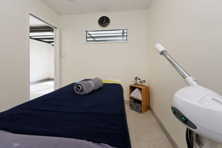 Photo of property in 3a Summerland Drive, Henderson, Auckland, 0612