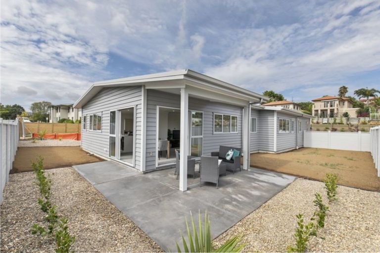 Photo of property in 49 Couldrey Crescent, Red Beach, 0932