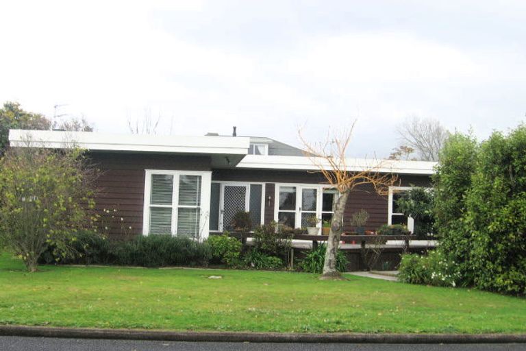 Photo of property in 2/14 Pratt Street, Papakura, 2110